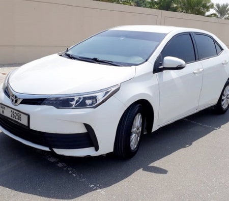 Alquilar Toyota Corola 2017 en Dubai